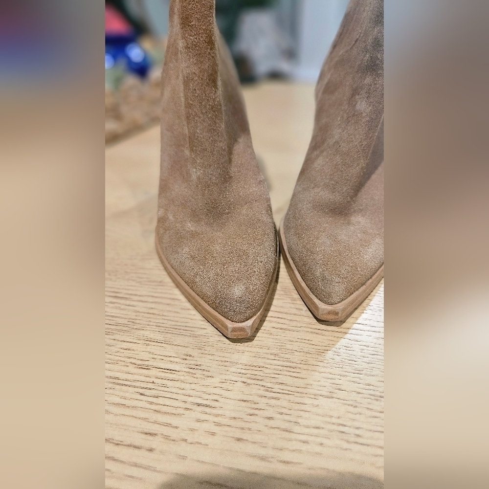 Marc Fisher Oshay Taupe Suede Pointed Toe Ankle Booties Size 6 - Picture 8 of 16